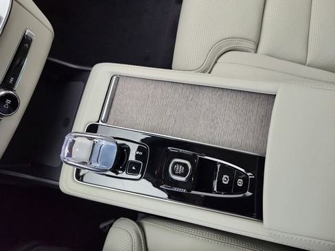 New 2026 Volvo XC90 T8 Ultra w/ Lounge Package AWD/4WD image 47