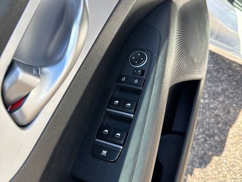 Used 2024 Kia Forte LXS FWD image 11