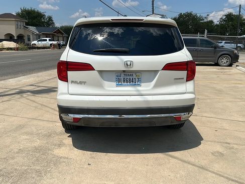Used 2018 Honda Pilot Touring image 4