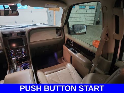 Used 2015 Lincoln Navigator 4WD image 11