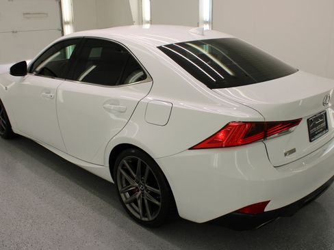 Used 2019 Lexus IS 350 F Sport image 6