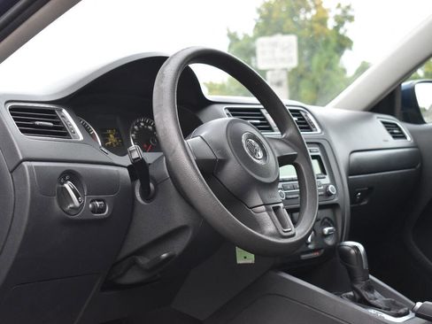 Used 2012 Volkswagen Jetta SE image 17