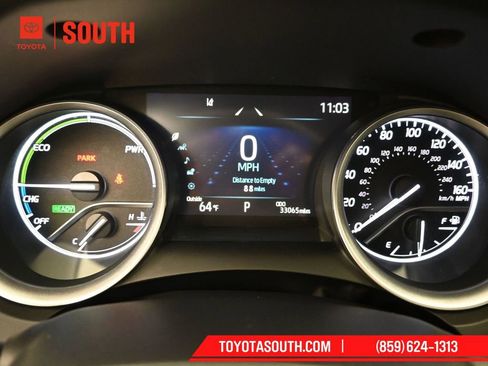 Used 2021 Toyota Camry XLE image 12