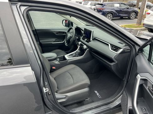 Used 2024 Toyota RAV4 LE image 34