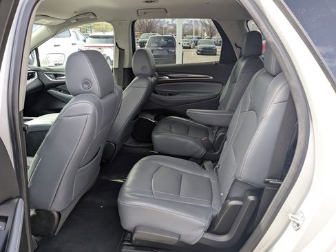 Used 2019 Buick Enclave Essence image 29