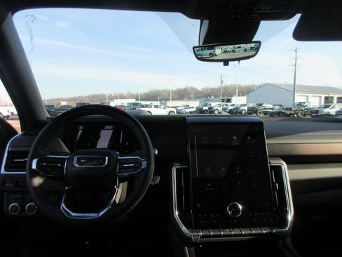 New 2026 GMC Yukon Denali w/ Denali Reserve Package image 17