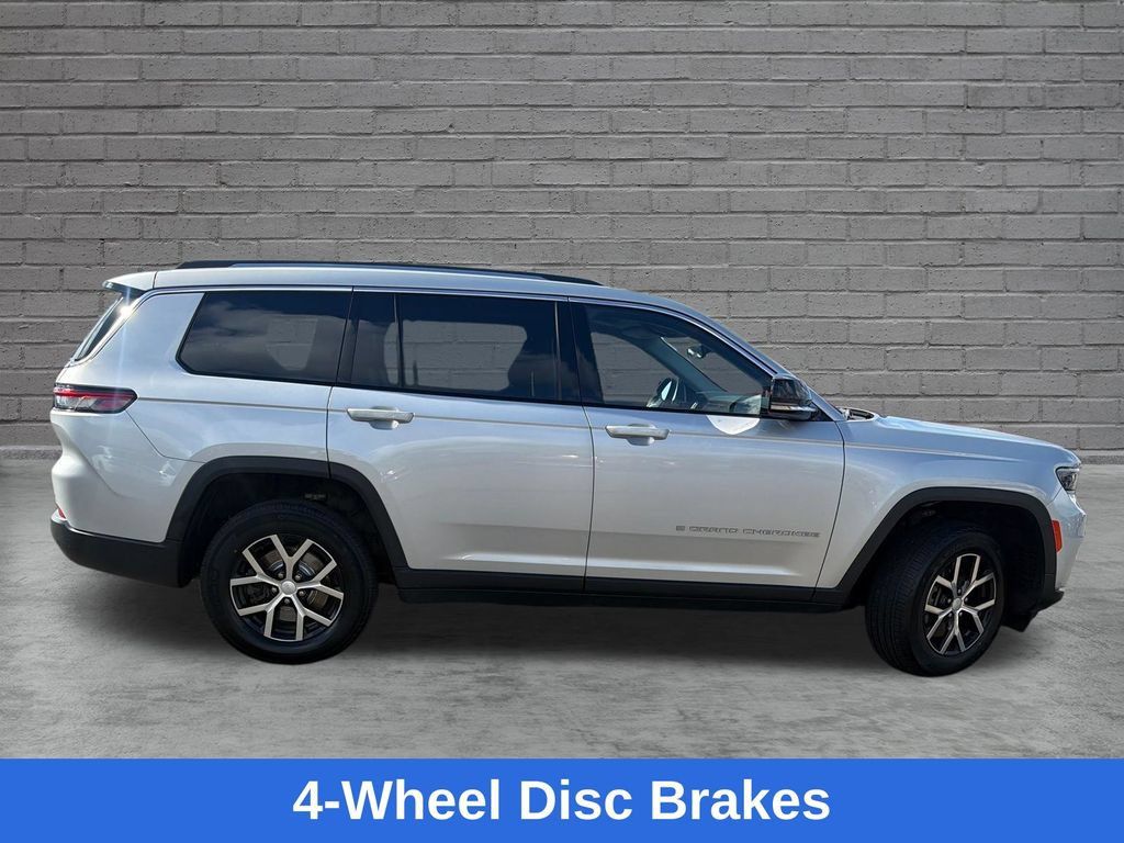 Used 2023 Jeep Grand Cherokee L Limited AWD/4WD image 10