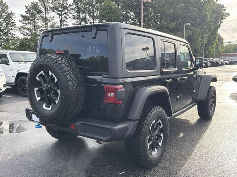 Used 2025 Jeep Wrangler Unlimited Rubicon 4xe w/ Convenience Group AWD/4WD image 4