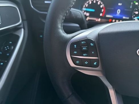Used 2022 Ford Explorer XLT w/ Equipment Group 202A image 18