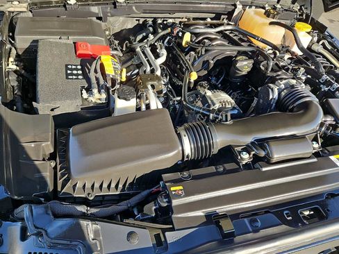 Used 2022 Jeep Gladiator Sport image 14