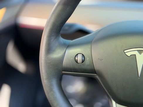 Used 2021 Tesla Model 3 Standard Range Plus image 44