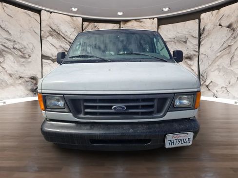Used 2003 Ford E-150 and Econoline 150 image 2