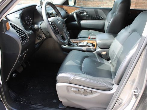 Used 2023 Nissan Armada SL w/ Captain's Chairs Package image 17