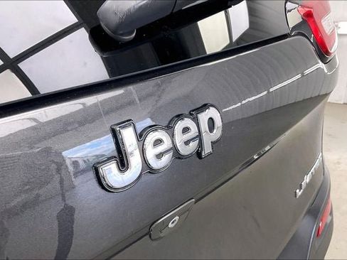 Used 2014 Jeep Cherokee Limited w/ Luxury Group AWD/4WD image 32