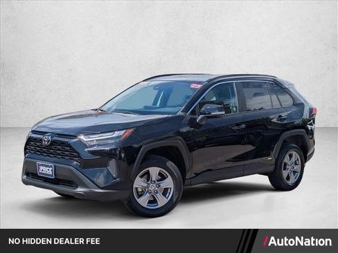 Used 2025 Toyota RAV4 XLE AWD/4WD image 1