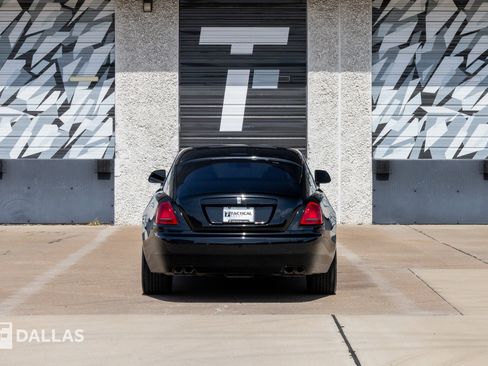 Used 2017 Rolls-Royce Wraith RWD image 14