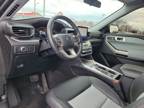 Certified 2022 Ford Explorer XLT w/ Equipment Group 202A image 20