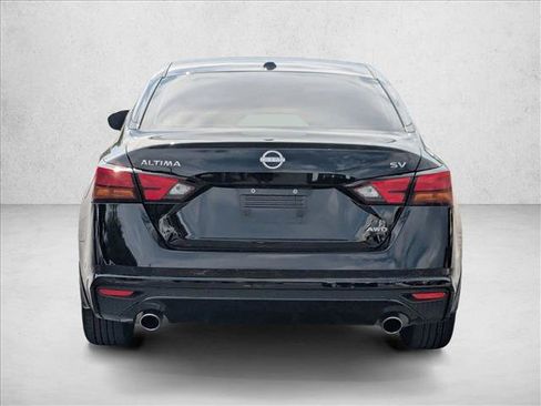 Used 2024 Nissan Altima 2.5 SV w/ SV Premium Package AWD/4WD image 5