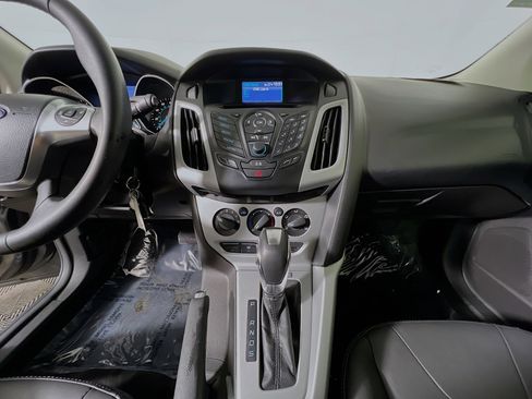 Used 2014 Ford Focus SE w/ Equipment Group 201A image 25