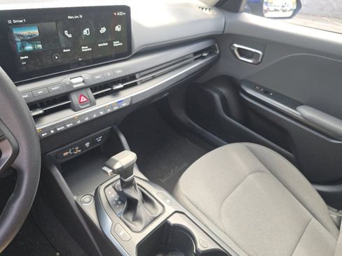 Used 2025 Kia K4 FWD image 28