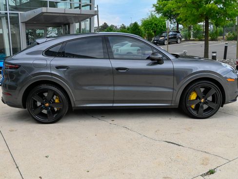 Used 2021 Porsche Cayenne Turbo AWD/4WD image 4