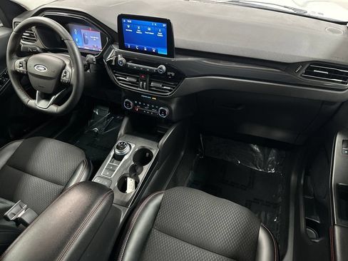 Used 2025 Ford Escape ST-Line Select AWD/4WD image 12