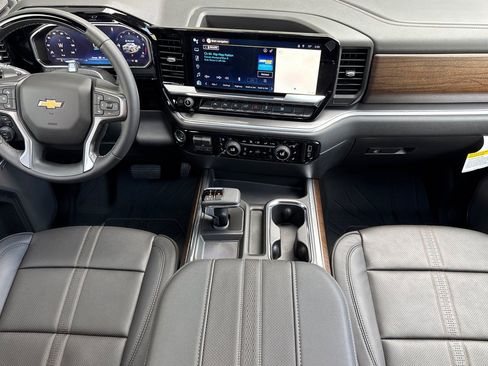 New 2026 Chevrolet Silverado 1500 High Country AWD/4WD image 12