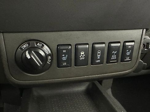 Used 2019 Nissan Frontier PRO-4X AWD/4WD image 19