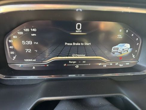 Used 2023 GMC Yukon SLE w/ Gmc Pro Safety Plus Package AWD/4WD image 10