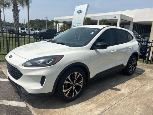 Used 2021 Ford Escape SE w/ SE Sport Appearance Package FWD image 7