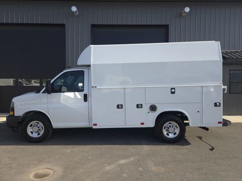 Used 2019 Chevrolet Express 3500 w/ Power Convenience Package image 1