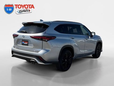 Certified 2025 Toyota Highlander XSE AWD/4WD image 5