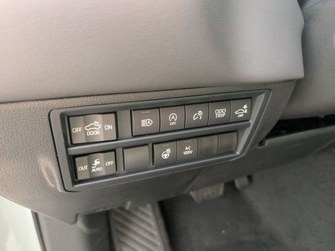 New 2026 Toyota Tundra Platinum AWD/4WD image 18