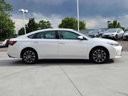 Used 2016 Toyota Avalon XLE FWD image 6