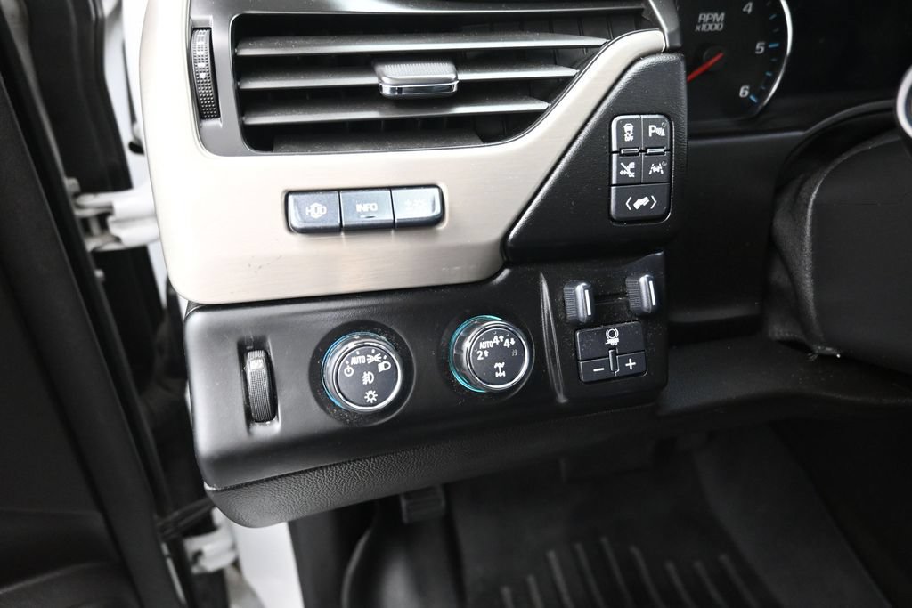 Used 2017 GMC Yukon Denali w/ Open Road Package AWD/4WD image 24