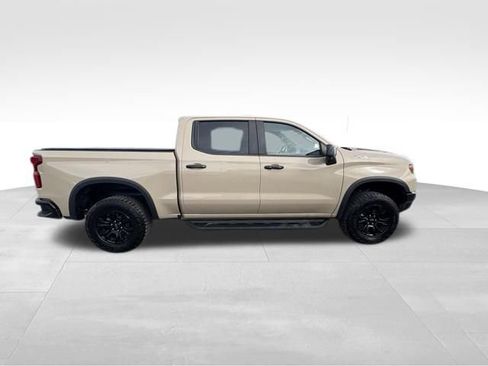 Used 2022 Chevrolet Silverado 1500 ZR2 w/ Technology Package image 9