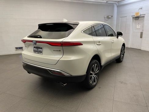 Used 2022 Toyota Venza LE AWD/4WD image 7