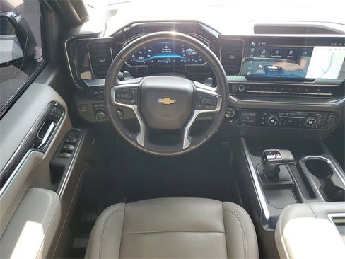 Used 2022 Chevrolet Silverado 1500 LTZ w/ LTZ Premium Package image 18