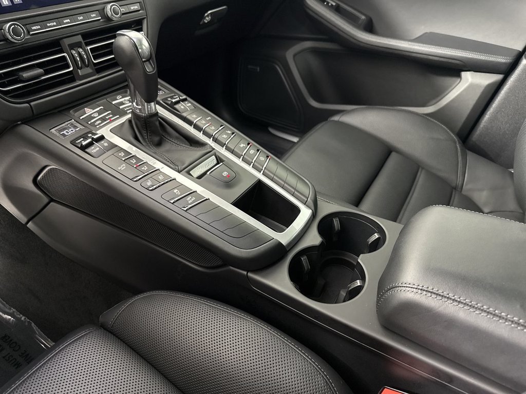 Certified 2020 Porsche Macan S AWD/4WD image 31