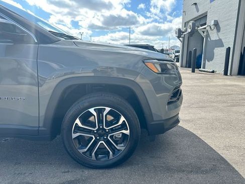 Used 2023 Jeep Compass Limited AWD/4WD image 12