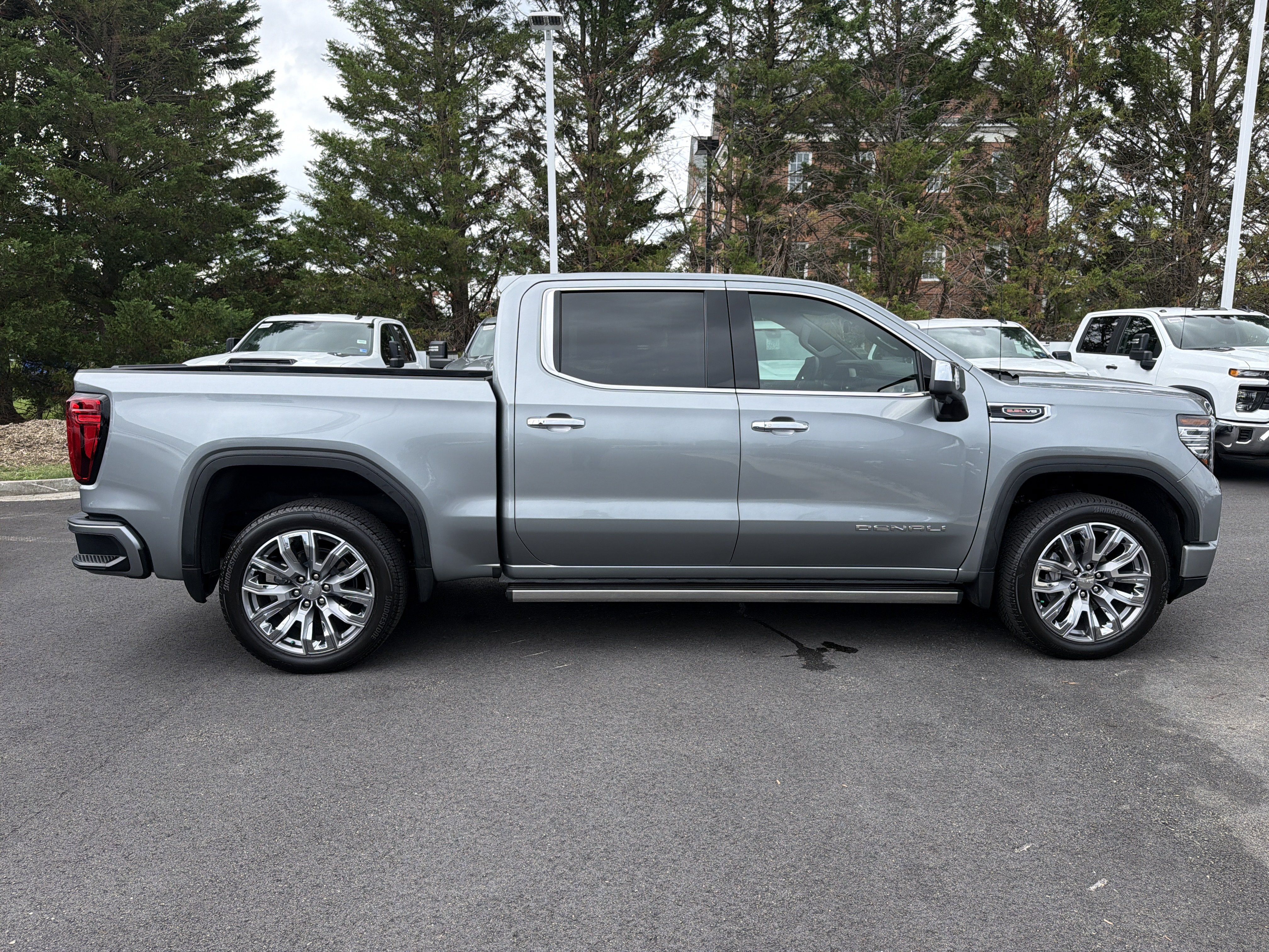 Used 2026 GMC Sierra 1500 Denali w/ Denali Reserve Package AWD/4WD image 11