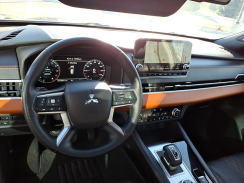 Used 2022 Mitsubishi Outlander SEL image 10