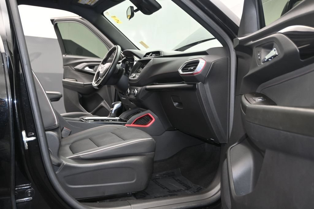 Used 2023 Chevrolet TrailBlazer RS FWD image 16
