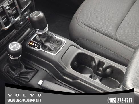 Used 2023 Jeep Gladiator Sport AWD/4WD image 16