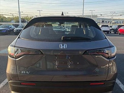 Certified 2023 Honda HR-V LX image 6