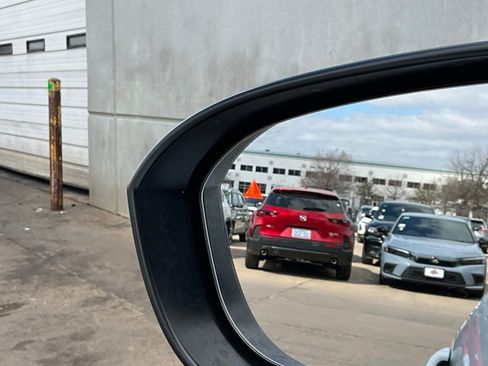 Used 2025 Nissan Rogue SV image 20