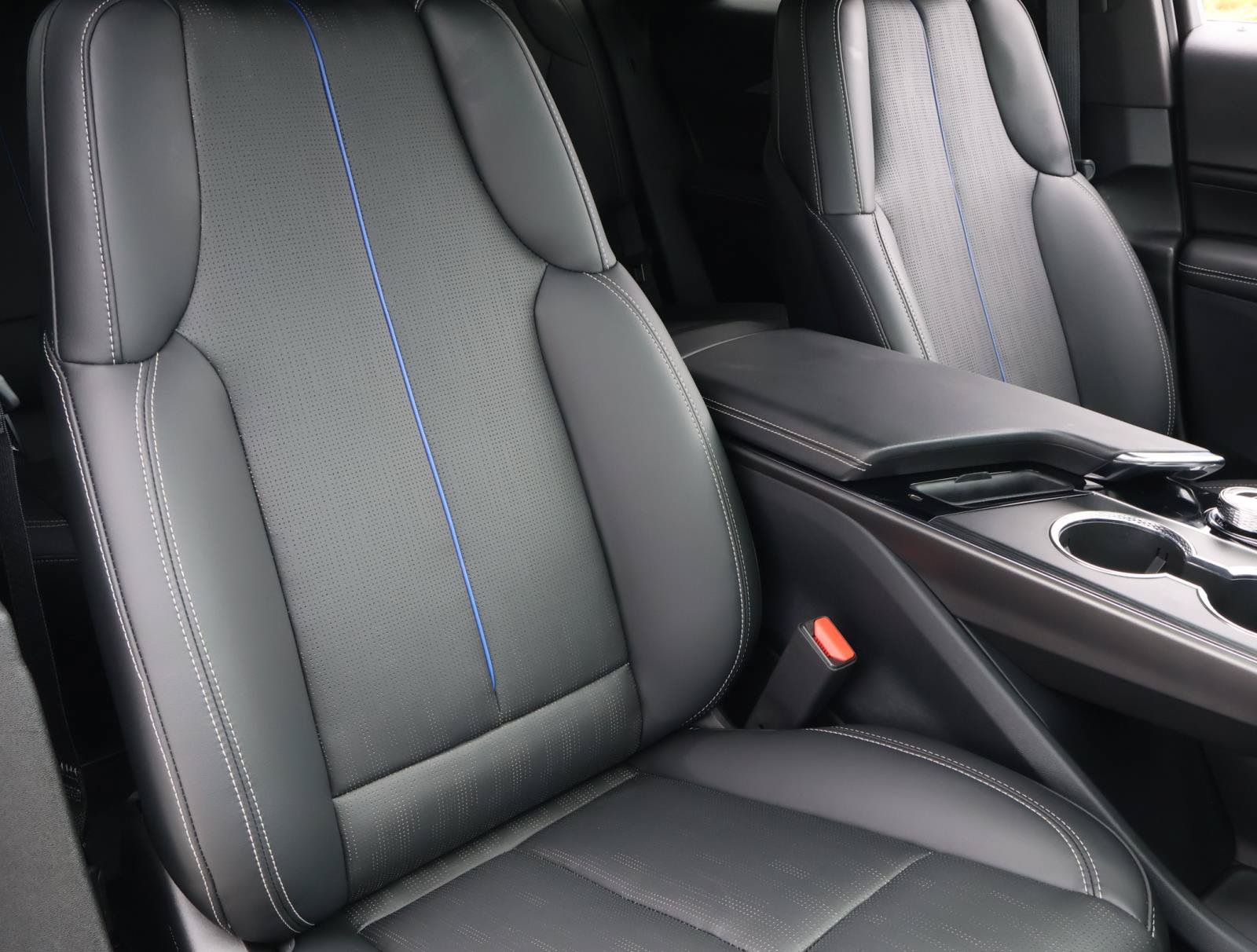 Certified 2026 Cadillac Lyriq Luxury w/ LPO, Floor Liner Package RWD image 18