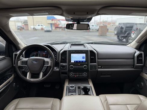 Used 2021 Ford Expedition Max XLT image 18