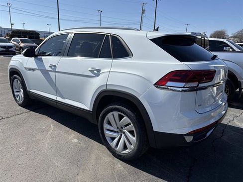Used 2022 Volkswagen Atlas Cross Sport SE image 6