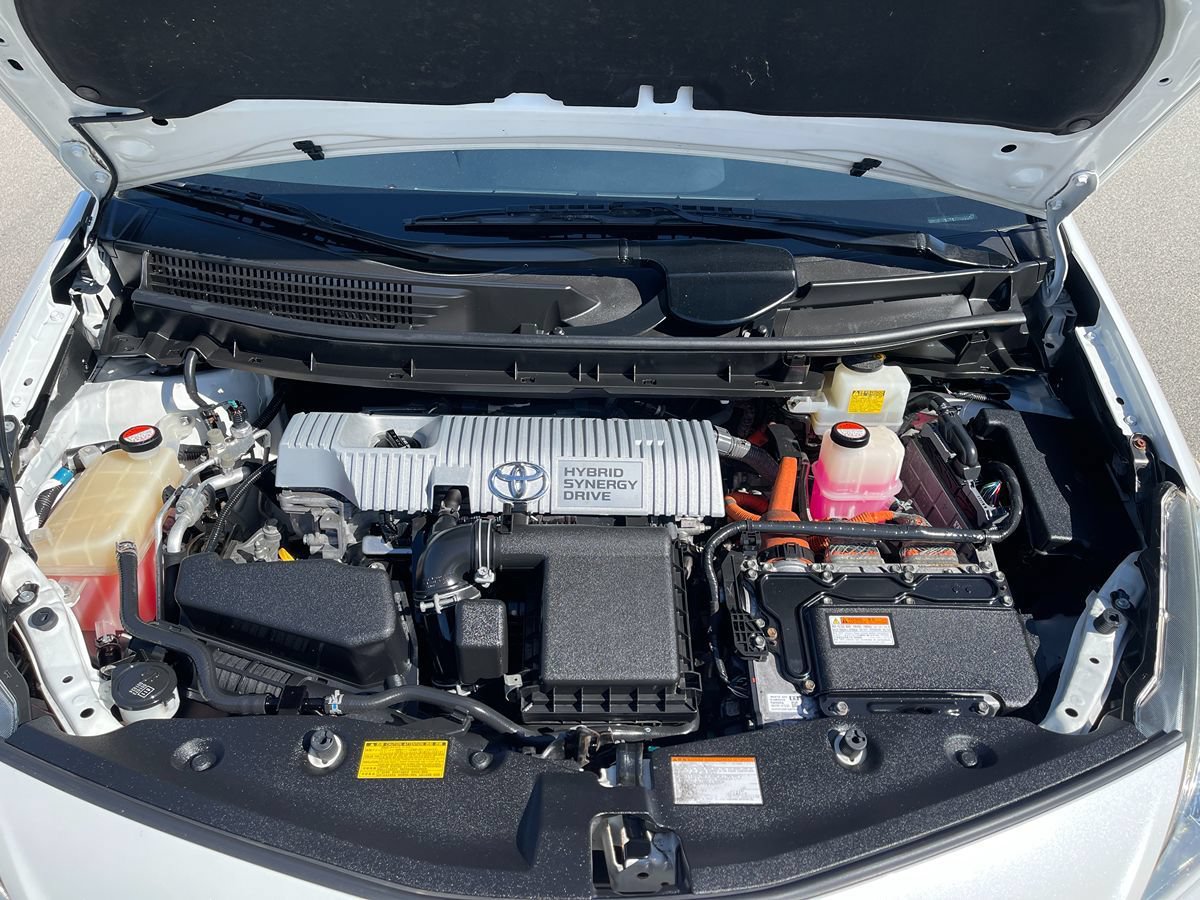 Used 2014 Toyota Prius V Three FWD image 35